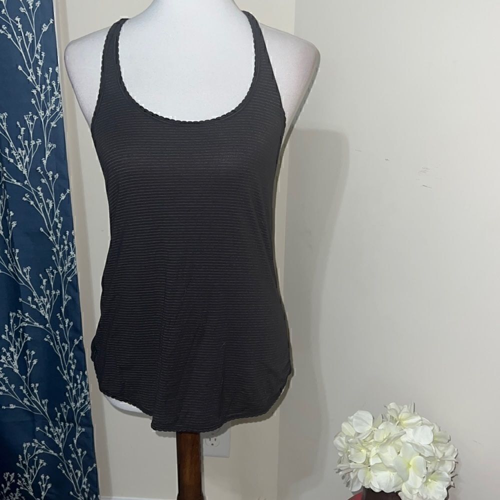 Lululemonβ105βSingletΒ TankβTopβBlackβMicro-stripesβRacerbackβSweat-wickingβszβ4